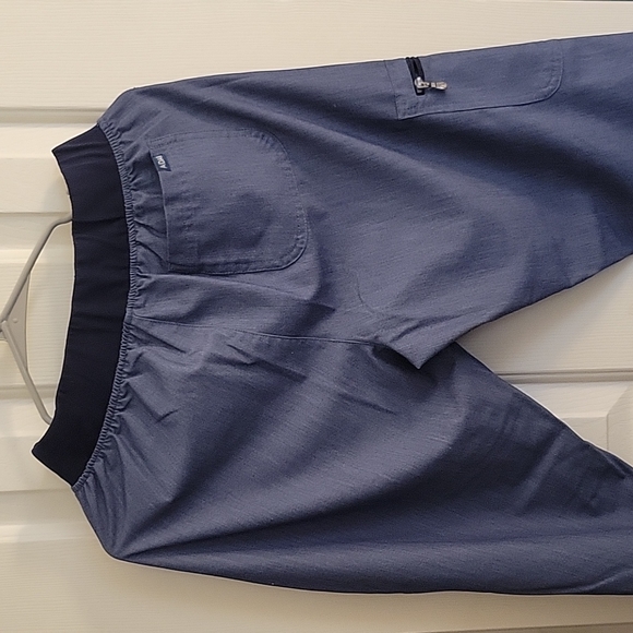 Scrub Set - Picture 5 of 7